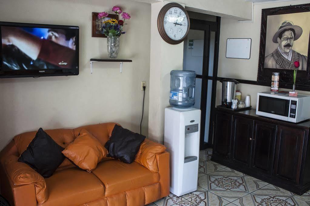 Oyo Hotel Bicentenario Tampico Zewnętrze zdjęcie